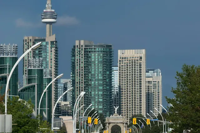 Horizonte de Toronto con la torre CN